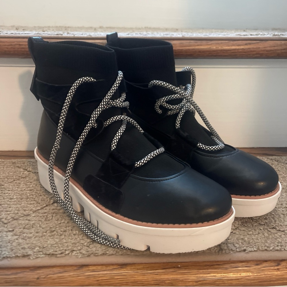 FitFlop Black Lace-Up Platform Ankle Boots with White Soles